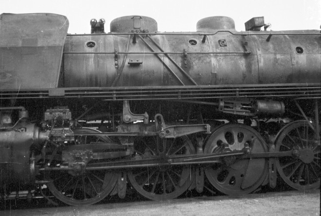 15 - 141 R fuel (détail roues motrices).jpg