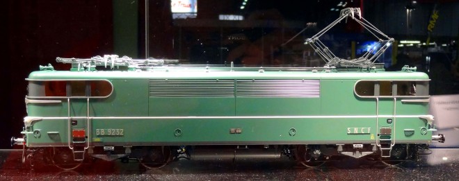 9232 B.jpg