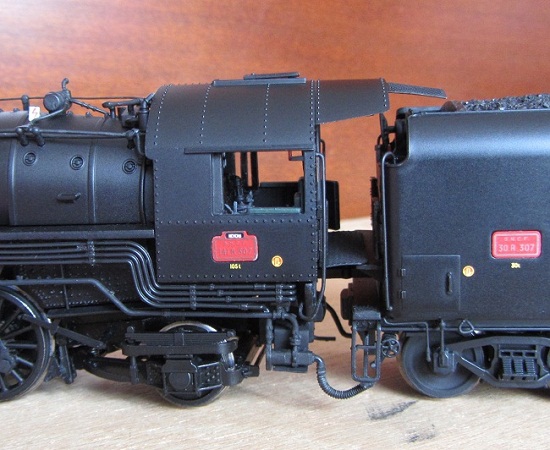 141 R 307 côté mécanicien..JPG
