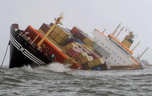 msc qui coule.jpg