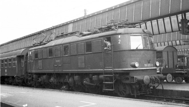 35 - 118 005 Nürnberg HBf.jpg