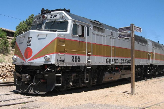 800px-Grand_Canyon_Railway_EMD_F40PH_-_01.jpg