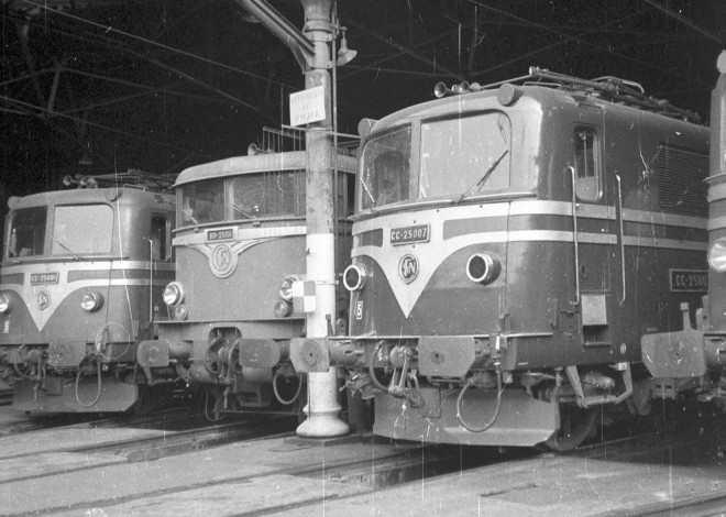 29 - CC 25000 et BB 25150 à Annemasse.jpg