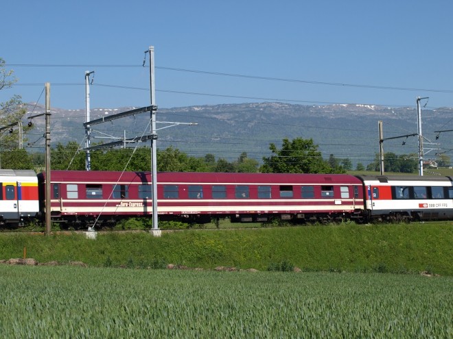 Train 29724 (Brig) - GE - Lourdes Bc10 EuroExpress Satigny 18.05.2014.JPG