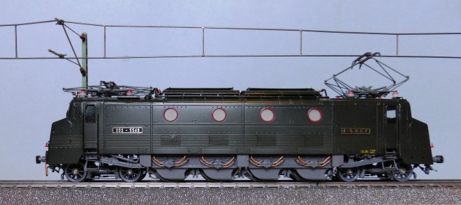 2D2 5549 Metrop.JPG
