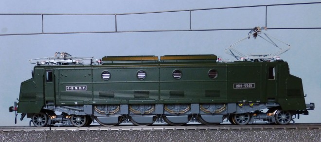 2D2 5549 HJ.JPG