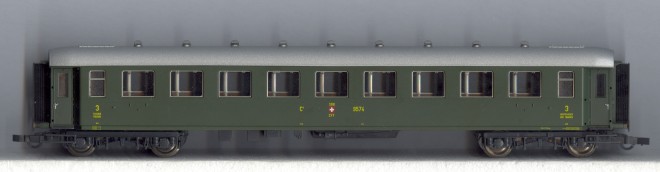 C4 9574 CFF, métallique mi-lourde Roco 63010, face sièges.jpg