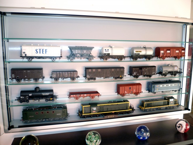 2-Vitrine Octobre 2014-b.JPG