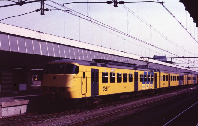 A11 - Automotrice NS (85 04 38).jpg