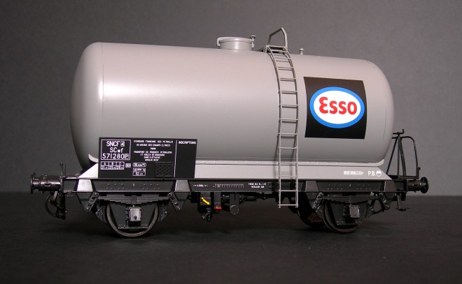 Wagon FAUVET-GIREL-ESSO.jpg