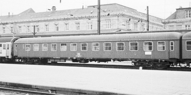 25 - Voiture DB FFA.jpg