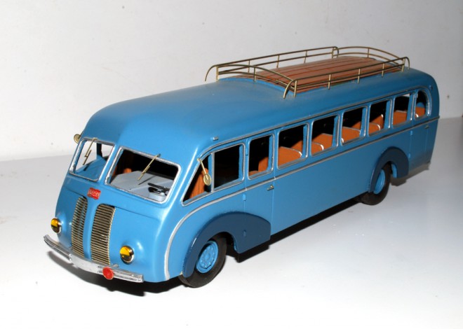 HM16026_autocar_Floirat-1w.jpg