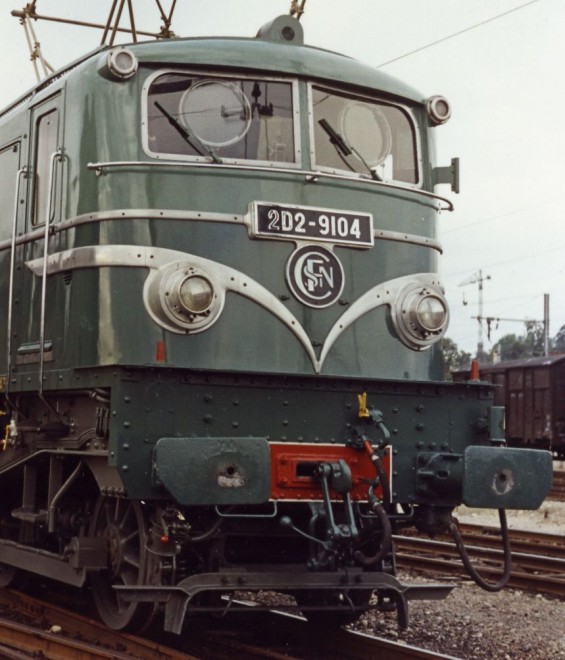 2D2 9104-2.jpg