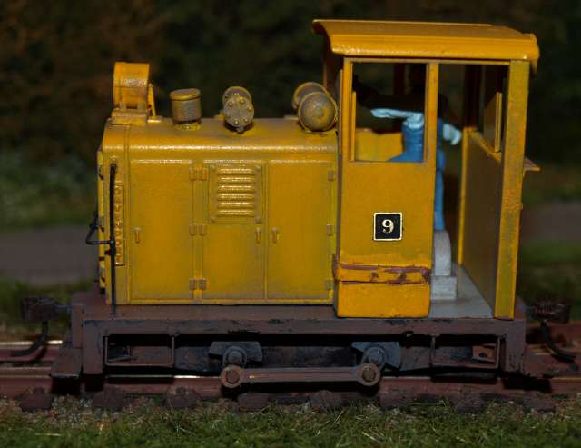 DAVENPORT JAUNE 003_PhotoRedukto.jpg