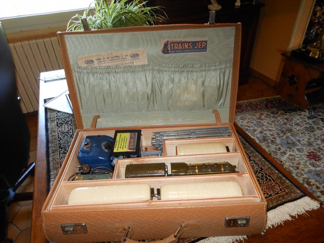 VALISE JEP 002 (Copier).JPG
