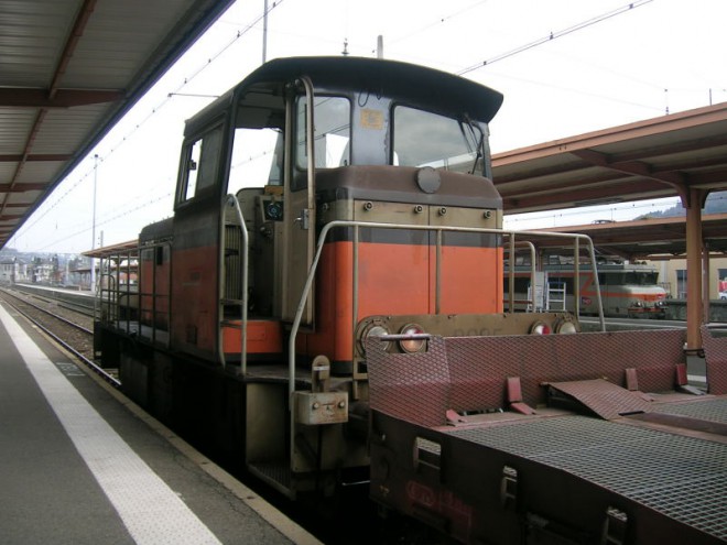 Y8085LDE_20fevr08.jpg