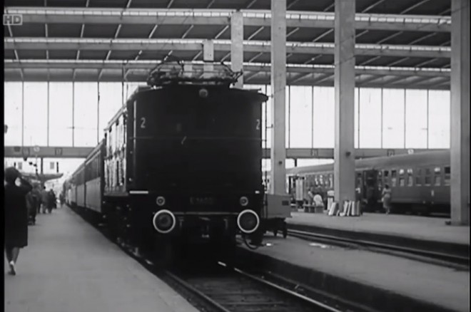 Arrivée en gare Münich Hfb d'une E16 d'une rame Italienne - 2.jpg