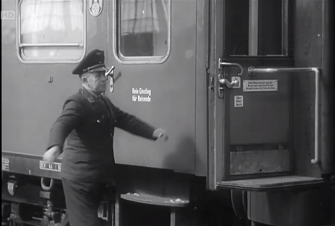 Agent DB ferme les portes 2.jpg