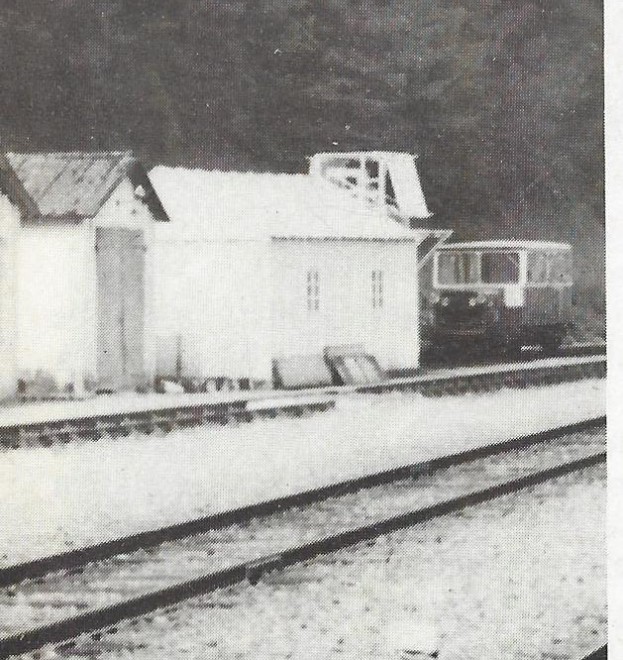 remise à draisine Laroquebrou.jpg
