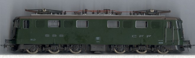 Ae 6-6 verte CFF, anc. version, Roco N° 4195, face SBB-CFF.jpg