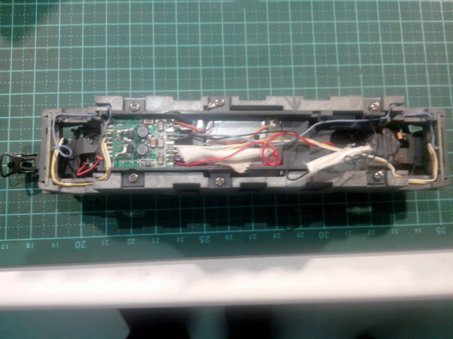 Piko BB 17045 chassis 01.jpg