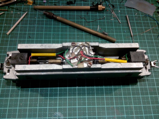 Lima 208171 BB 25503 chassis 01 reduit.JPG