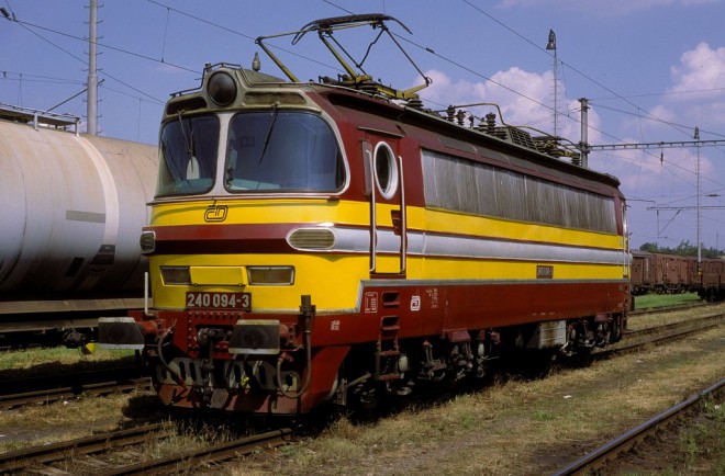 CD 240 094-3 1998 01.jpg
