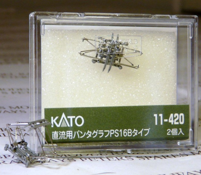 Kato 11-420 DC pantographe PS 16B 01.JPG