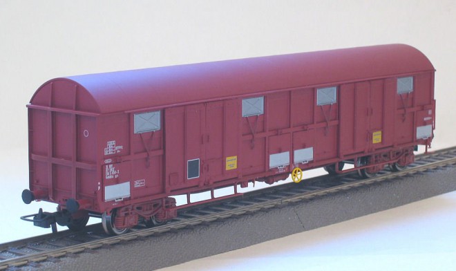 LS Models 30066 Gahkkss brun Danzas 01.jpg