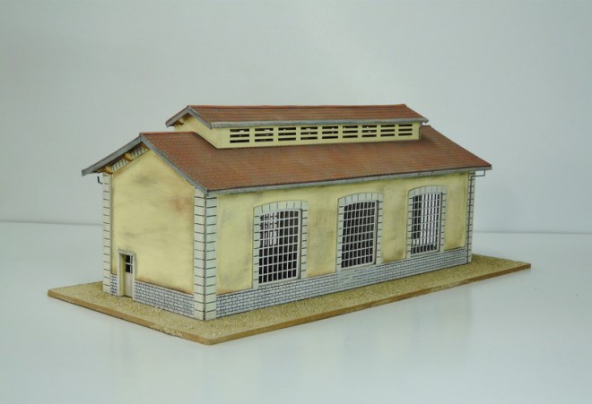 BOIS_MODELISME_Remise_HO_Entrepot_HO_remise_h0_remise_pour_locomotive_entrepot_pour_locomotive_echelle_HO_echelle_187_entrepot_pour_locomotive_echelle_ho_remise_a_locomotive_remise_a_loco_3.JPG